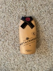 MOET & CHANDON CHAMPAGNE ISOTHERM BOTTLE SUIT 750ml