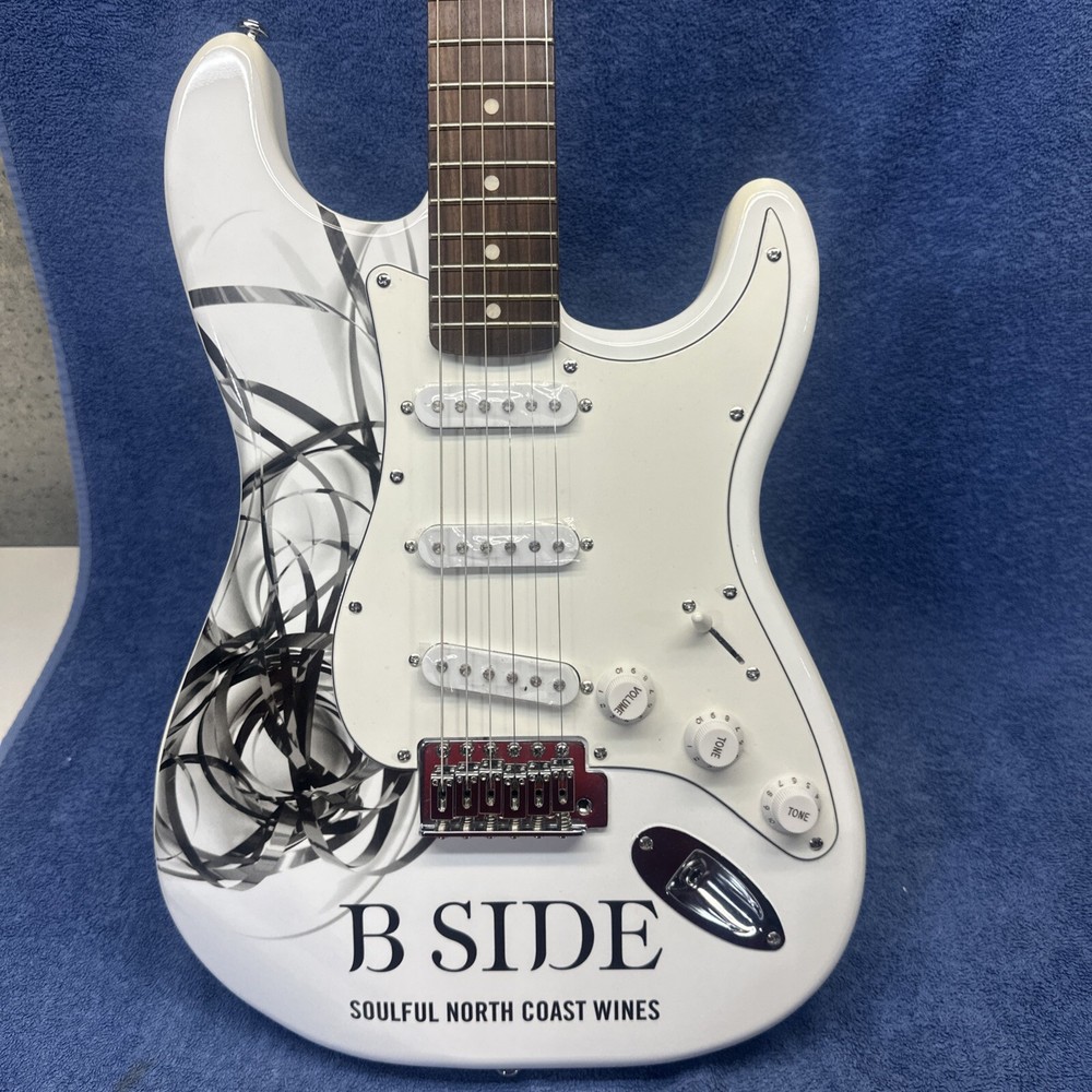 NEW NORTH COAST WINE B SIDE SILVERTONE ELECTRIC GUITAR CALIFORNIA RARE