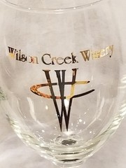 Wilson Creek Winery – Temecula, California – Wine Glass – Gold Artwork 7&Prime; Tall *