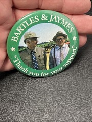 vintage Bartles Jaymes wine pin button Thank you Support promo ad distillery