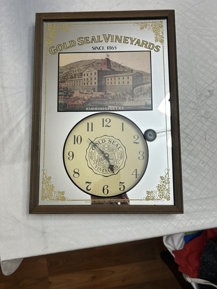 Gold seal fine wines Bar Advertising Clock 12×17