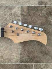 Riunite Wine Electric Promotional Guitar Game Room Man Cave Bar Pub Music Beer