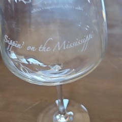 Wide River Winery Clear Wine Glass Sippin&rsquo; on the Mississippi Etched