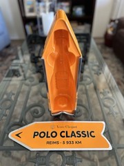 VEUVE CLICQUOT Champagne Orange Arrow Sign Metal Tin Box – EUC (r1)