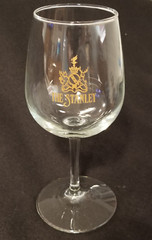 The Stanley – Wine Glass – 7-1/2&Prime; Tall » – Clear Glass with Gold Artwork