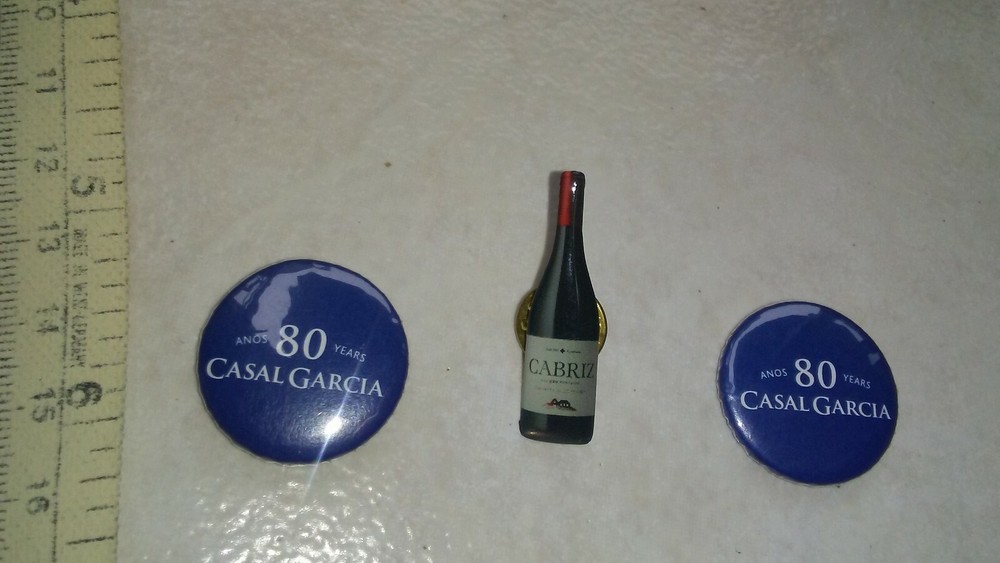 2 CASAL GARCIA WINE PORTUGAL 80 YEAR ANNIVERSARY PIN BUTTON BOTTLE SHAPE. CABRIZ