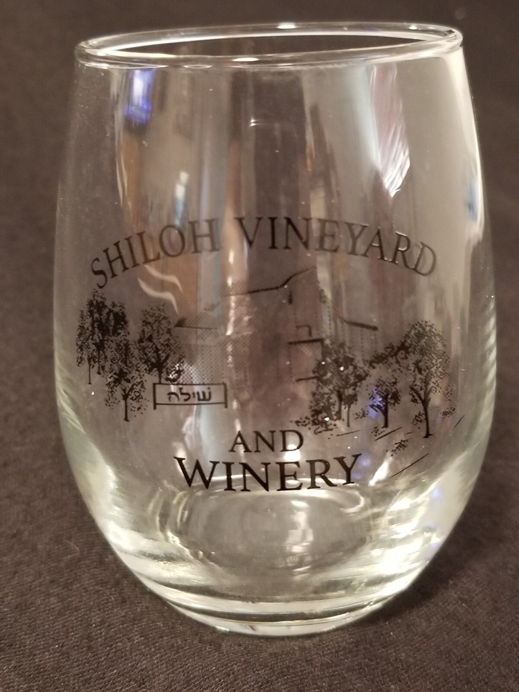 Shiloh Vineyard and Winery WaKeeney KS – Wine Glass – Black Artwork: 3-3/4&Prime; Tall