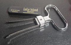 LULU ISLAND WINERY. ICEWINE CANADA. SOUVENIR CORKSCREW. BLACK / GOLD