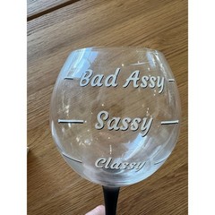 Wine Decor Set – Glass & Small Sign
