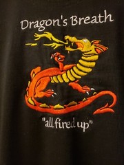 Dragon&rsquo;s Breath « all fired up » Australia Golden Grape Estate 2XL XXL Polo Black