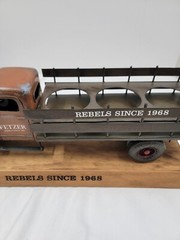 Rare – Fetzer Vineyards Wine Advertising Store Bar Display Truck – Bottle Rack