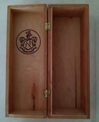 Vntg Carlos I Brandy Wooden Box Pedro Domecq Spain 12&Prime; x 4 1/2&Prime; x 3 1/2&Prime; (C12)