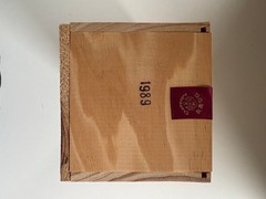 KRUG Clos du Mesnil 300th Anniversary Wood Box 1989. RARE!