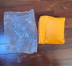 VEUVE CLICQUOT CHAMPAGNE INFLATABLE WATER TUBE POOL/SNOW FLOAT ICE BUCKET ( 1 )