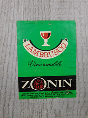 Lambrusco Vino Amabile Zonin Romagna Italy Vintage Green Wine Label Winery