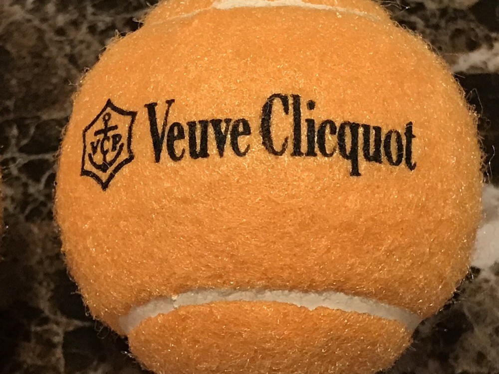 VEUVE CLICQUOT CHAMPAGNE VCP SIGNATURE YELLOW 3 PACK TENNIS BALLS NEW SEALED