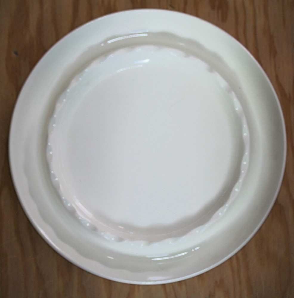 VINTAGE WHITE HYCROFT CERAMIC ASHTRAY