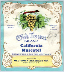1920s-30s Old Town California Muscatel Sioux Falls, SD Label WL2