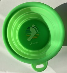 2 Barefoot Winery Advertising Collapsible Rubber Dog Bowl Wine