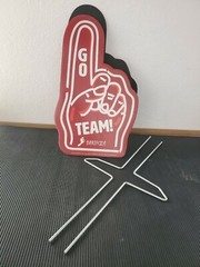BAREFOOT WINE AND BUBBLY WALL « GO TEAM » ADVERTISING 20&Prime; SIGN WITH STAND STICKS