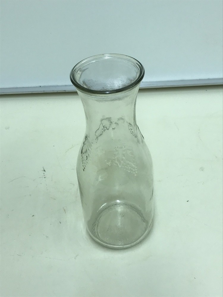 JFJ Winery Wine Carafe 24.5 Ounce F-965 Embossed Grapes Design Ceres California