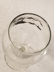 Mount Rushmore – Wine Glass – 7&Prime; Tall – Graphics are of Historic Mount Rushmore