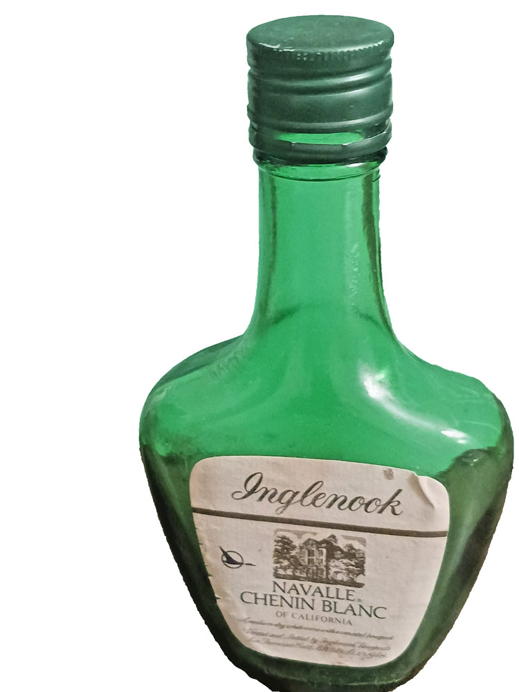 VINTAGE INGLENOOK NAPA VALLEY NAVALLE CHENIN BLANC BOTTLE 70’s