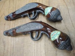 Vtg 2 Pc Porcelain Barsottini Vino Rosso Dueling Pistols Wine Decanter Lot ITALY
