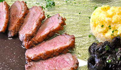 Magret de canard au Fleurie et à la moutarde au moût de raisin
