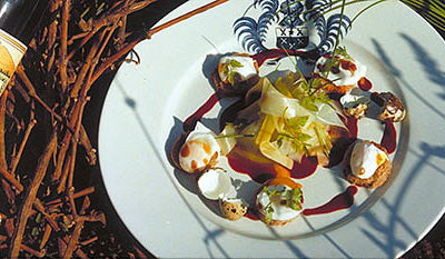 Meurette d'oeufs de caille des Dombes sauce au vin réduit de Bagnols