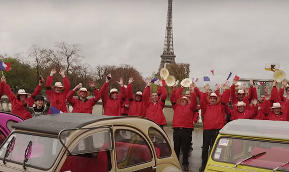 arrivée des beaujolais nouveaux 2016 à Paris