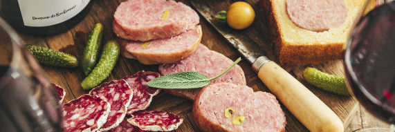 Beaujolais Nouveaux et charcuterie lyonnaise : l’accord parfait !